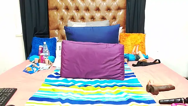 Hotxbums22 online show from October 2025 07:50:02 AM