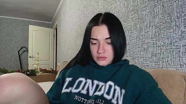 Liana diva online show from December 2025 06:23:01 PM