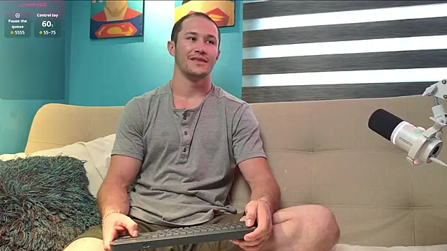 AxelFairchaild online show from October 2025 01:45:01 PM