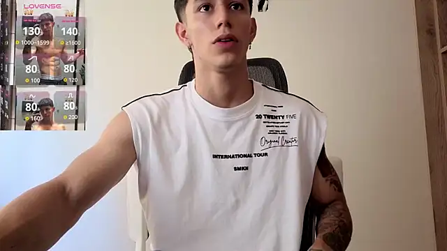 Cristopher23  online show from October 2025 05:31:02 PM