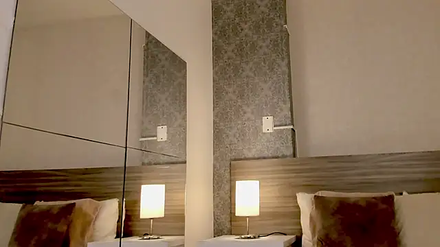 Mistyca online show from February 2025 12:57:02 PM