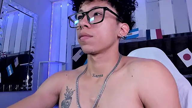 AkazaBoy  online show from July 2026 04:41:02 AM