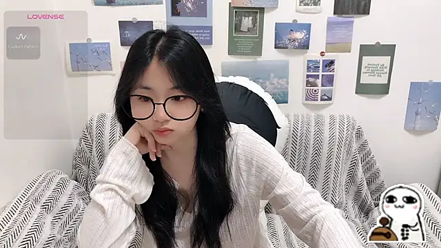 Snapshot of LiLiYbaby chatting on June 2026 06:55:01 AM LiLiYbaby online show from June 2026 06:55:01 AM