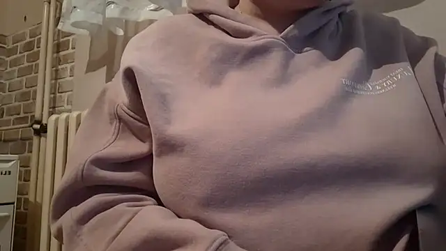 AalinnaK online show from February 2025 03:15:02 PM