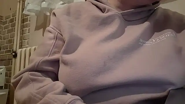 AalinnaK online show from March 2025 09:37:01 PM