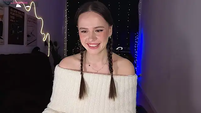 Emillias online show from December 2025 02:03:01 PM