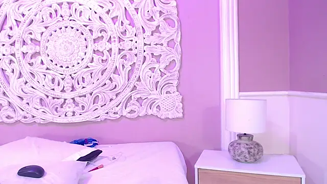 SamanthaPierce online show from December 2024 12:00:01 AM