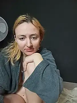 Snapshot of Sexy-Milf-Big chatting on December 2024 01:29:01 AM Sexy-Milf-Big online show from December 2024 01:29:01 AM