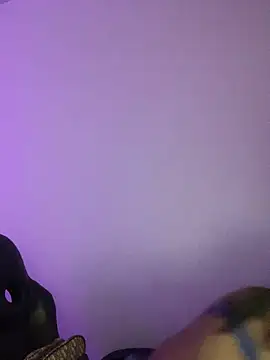 Snapshot of _18_laura chatting on January 2025 10:02:01 AM 18 laura online show from January 2025 10:02:01 AM