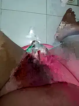 Snapshot of jameswantmore chatting on October 2025 01:52:01 PM jameswantmore online show from October 2025 01:52:01 PM