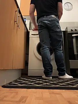 Snapshot of Dan_NFS chatting on November 2025 04:14:01 AM Dan NFS online show from November 2025 04:14:01 AM