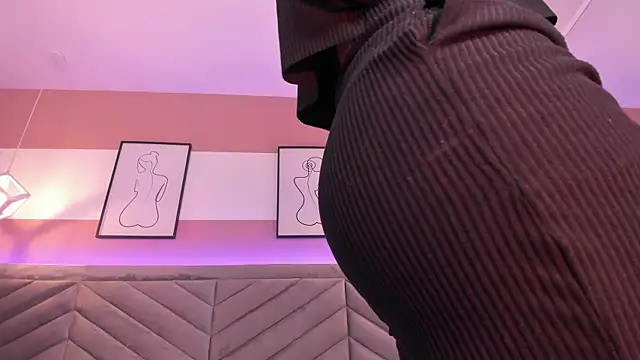 Megan mooree  online show from January 2025 01:11:01 PM