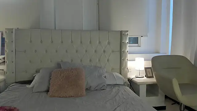 Gabycutee online show from January 2025 11:00:01 PM