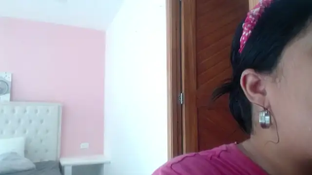 Gabycutee online show from February 2026 07:53:02 PM