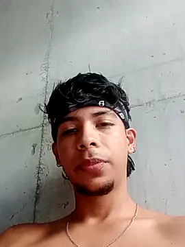 Snapshot of Elputas chatting on November 2025 04:39:02 PM Elputas online show from November 2025 04:39:02 PM