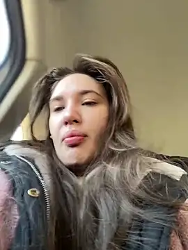 Holly Molii online show from December 2024 05:15:01 AM