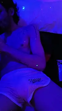 Snapshot of johngil0995 chatting on November 2025 05:52:01 AM johngil0995 online show from November 2025 05:52:01 AM