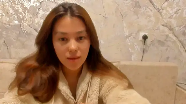 LunaXmii online show from April 2026 10:45:02 PM