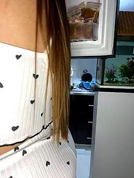 Snapshot of Shianrose chatting on October 2025 11:13:02 PM Shianrose online show from October 2025 11:13:02 PM