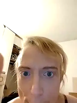 Snapshot of kdogg1976 chatting on February 2025 03:34:02 AM kdogg1976 online show from February 2025 03:34:02 AM