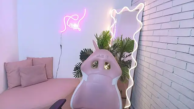 hina tay online show from December 2024 04:14:02 AM