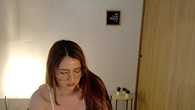 Snapshot of Rachel_t_ chatting on October 2025 09:15:01 PM Rachel t online show from October 2025 09:15:01 PM