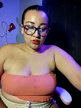 alexxaa96 online show from February 2025 02:42:01 PM