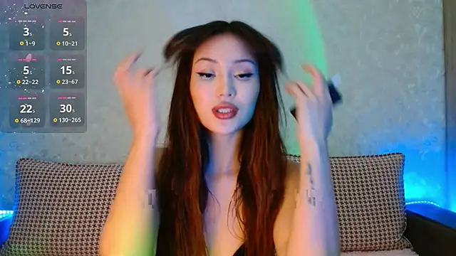 Min Jee  online show from December 2024 03:00:02 PM