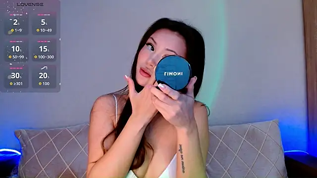 Min Jee  online show from September 2025 09:27:01 PM