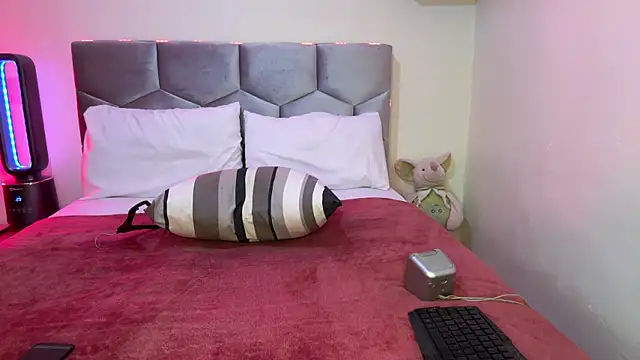 anwarlovemaroc online show from March 2026 09:14:01 PM