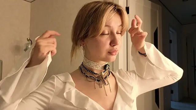 bonnyfloweer online show from June 2026 04:17:01 PM