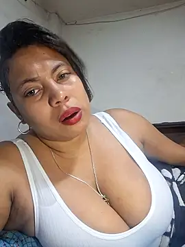 Snapshot of sexypaula-latina4u chatting on December 2024 03:42:02 PM sexypaula-latina4u online show from December 2024 03:42:02 PM