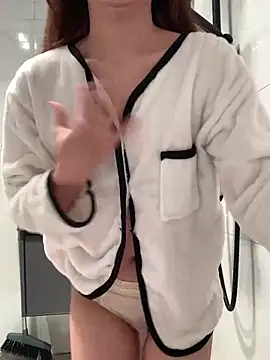 Snapshot of Aimeil chatting on January 2025 12:20:02 PM Aimeil online show from January 2025 12:20:02 PM