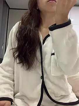 Snapshot of Aimeil chatting on March 2025 12:53:02 PM Aimeil online show from March 2025 12:53:02 PM