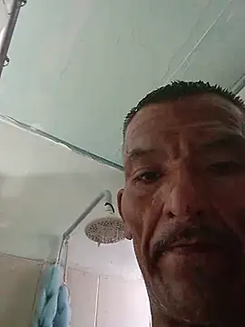 Snapshot of Vergonzoso6 chatting on July 2026 01:41:02 AM Vergonzoso6 online show from July 2026 01:41:02 AM