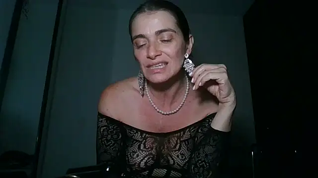 Snapshot of Liloo8923 chatting on December 2024 12:45:02 AM Liloo8923 online show from December 2024 12:45:02 AM