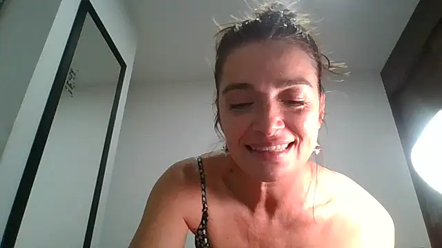 Snapshot of Liloo8923 chatting on December 2024 01:26:02 AM Liloo8923 online show from December 2024 01:26:02 AM