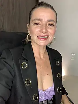 Liloo8923 online show from January 2026 01:10:02 AM