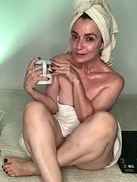 Liloo8923 online show from February 2026 02:41:02 AM