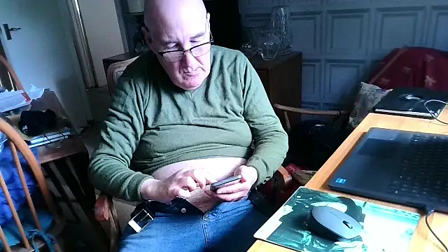 Adamdaddybear online show from February 2025 01:46:02 PM