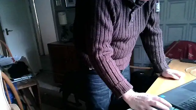 Adamdaddybear online show from February 2025 01:10:01 PM