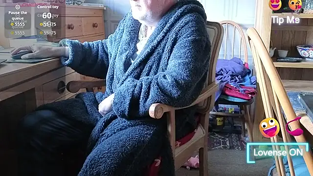 Adamdaddybear online show from September 2025 07:32:02 AM