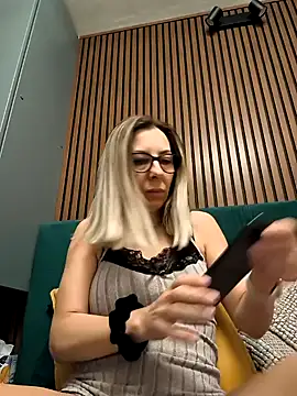 SukyGirl online show from December 2024 06:06:02 AM