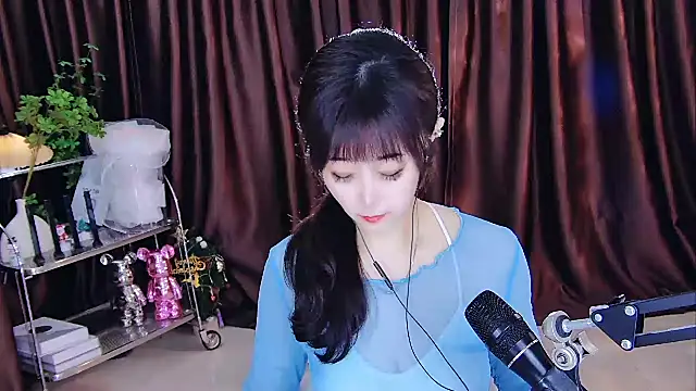 Snapshot of xiaoya666--baby chatting on February 2025 02:38:02 PM xiaoya666--baby online show from February 2025 02:38:02 PM