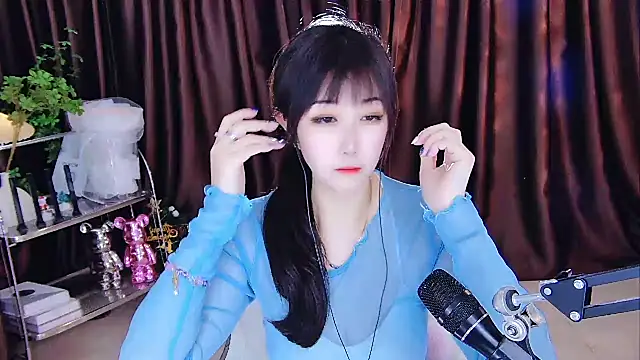 Snapshot of xiaoya666--baby chatting on February 2025 02:01:02 AM xiaoya666--baby online show from February 2025 02:01:02 AM
