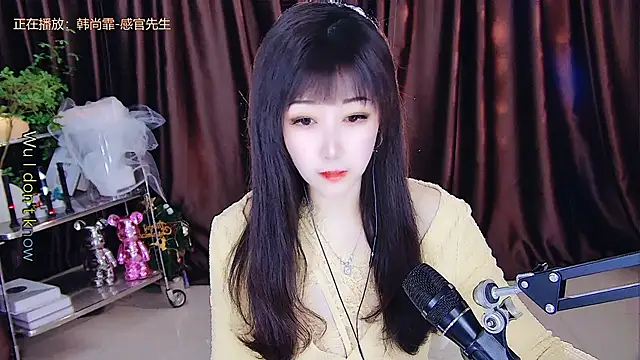 Snapshot of xiaoya666--baby chatting on March 2025 02:45:01 PM xiaoya666--baby online show from March 2025 02:45:01 PM