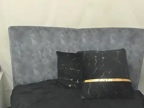 lindacastro02 online show from May 2026 01:42:02 PM