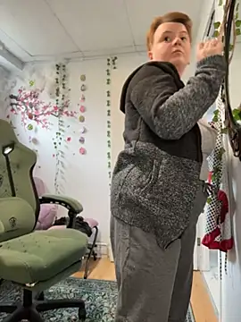 Sweetleeahxx online show from April 2026 01:02:02 PM