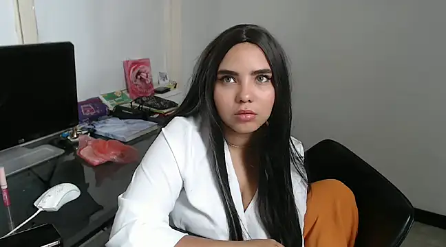 Miapeyton online show from December 2024 04:03:01 PM