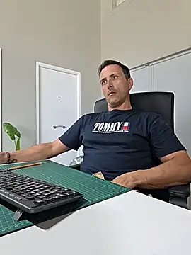 Snapshot of Lucas___81 chatting on July 2026 10:51:02 AM Lucas 81 online show from July 2026 10:51:02 AM